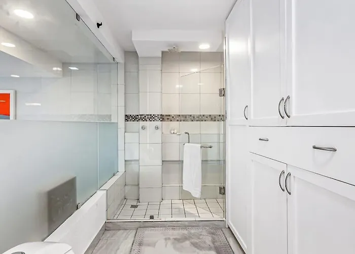 Morgan Residences 603 At Boutique With Pool, Gym & Ferienhaus